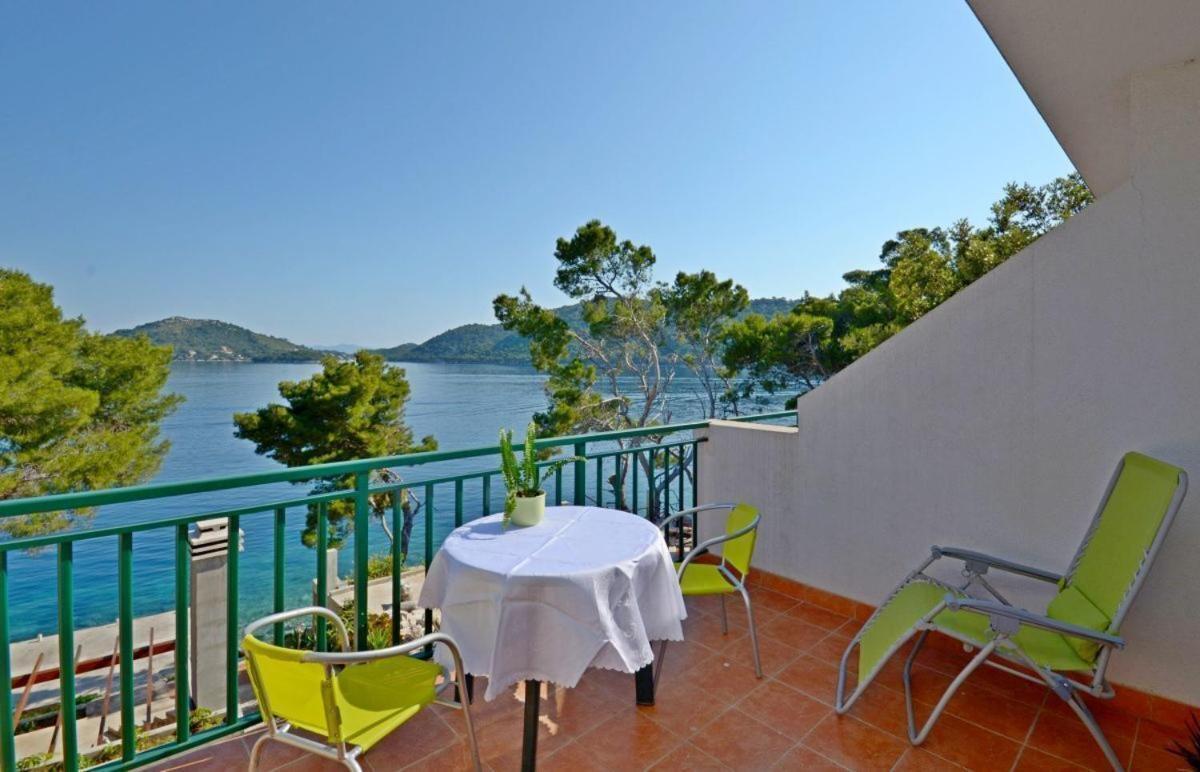Apartments Luka Uble Extérieur photo
