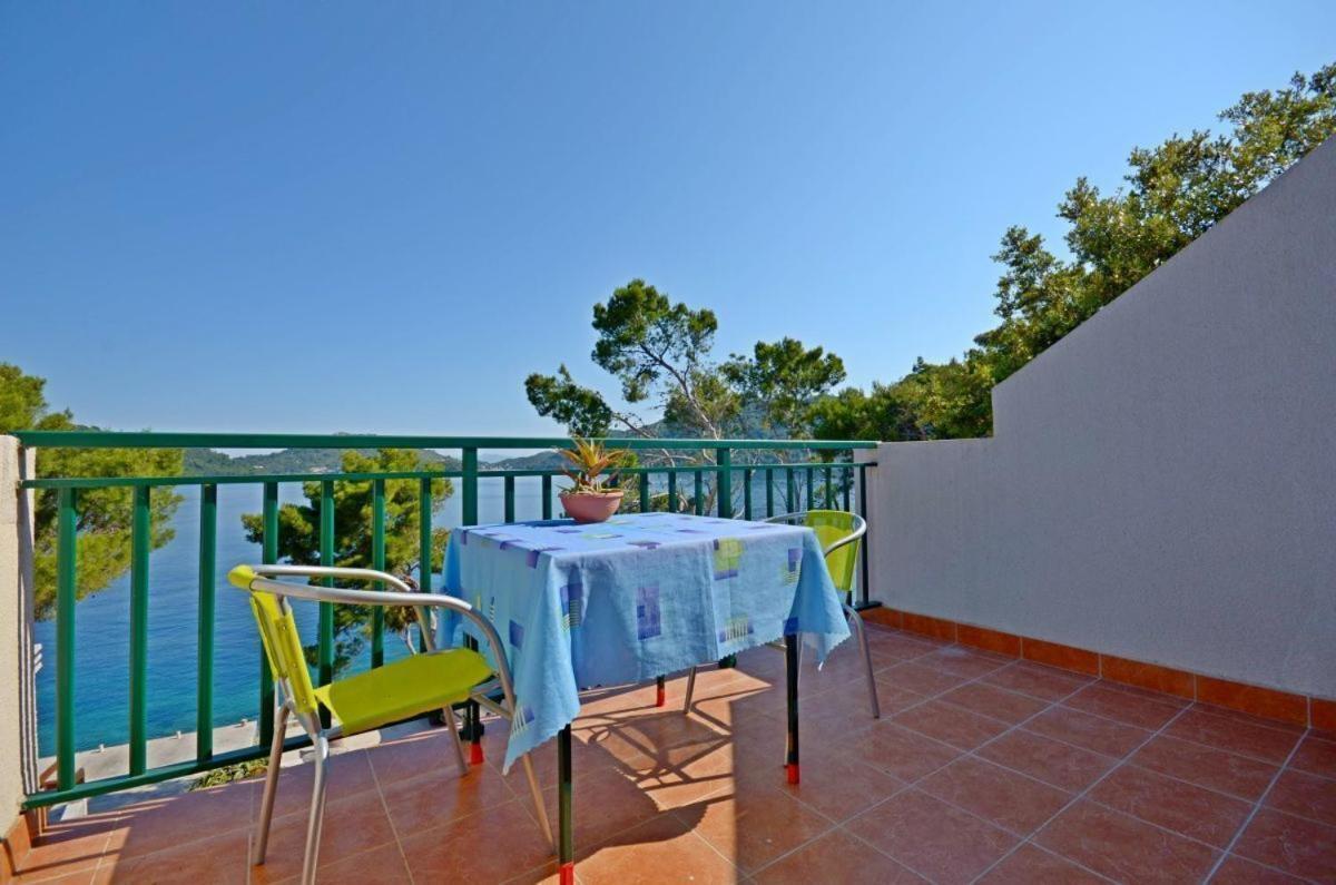 Apartments Luka Uble Extérieur photo