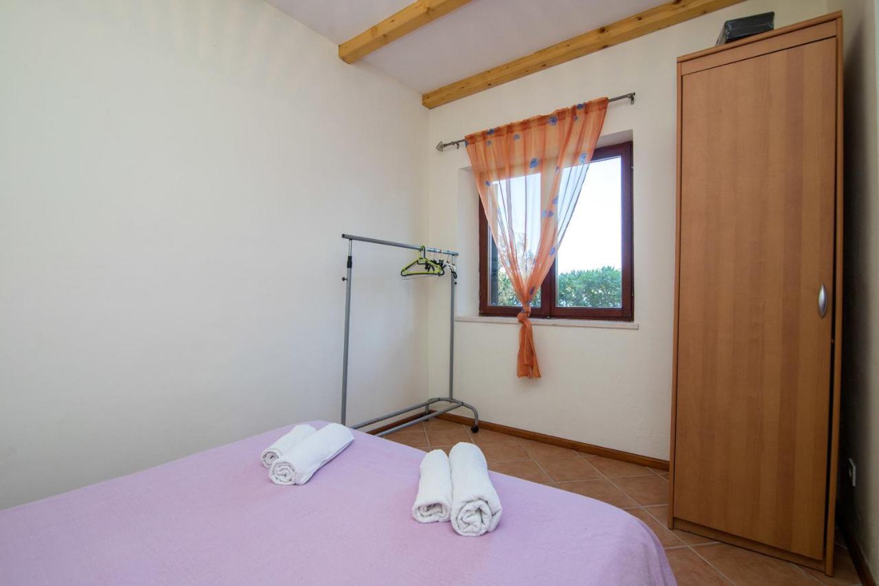 Apartments Luka Uble Extérieur photo