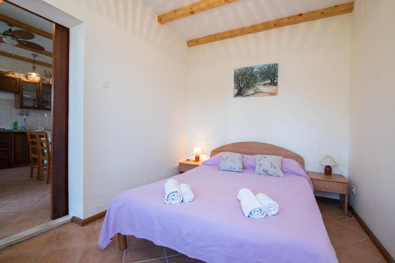Apartments Luka Uble Extérieur photo
